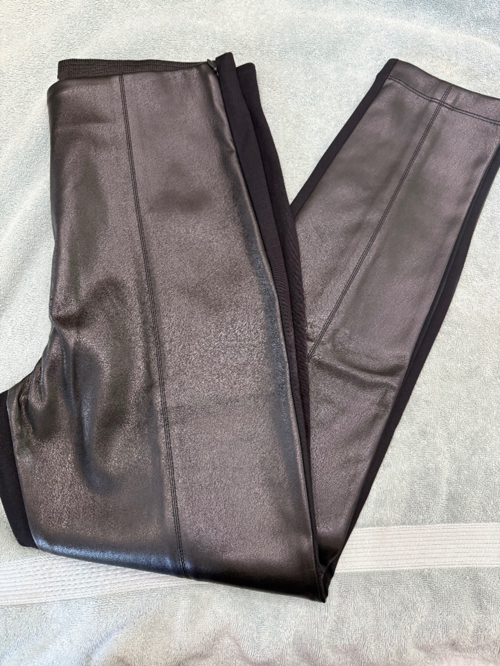 Leggings - faux leather and ponte